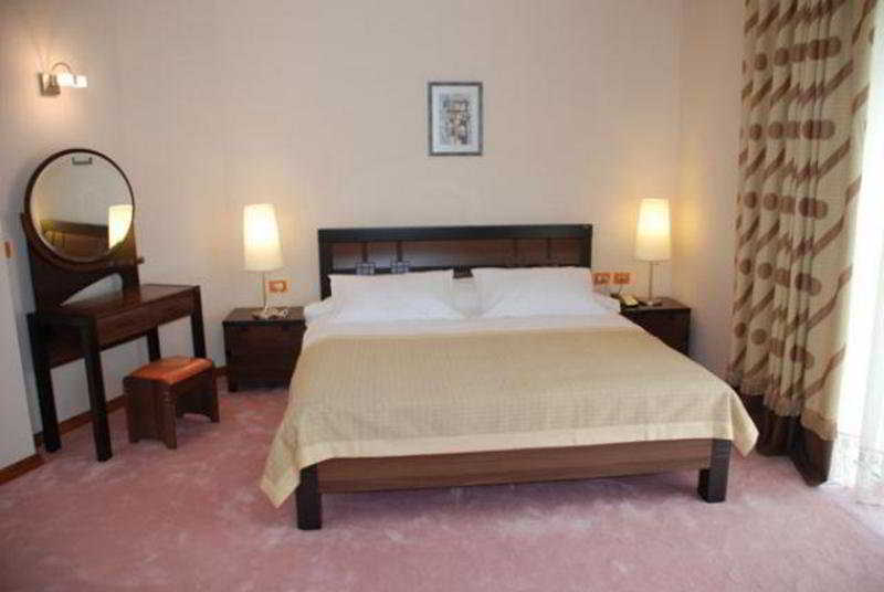 Aragosta Hotel & Restaurant Durres Room photo